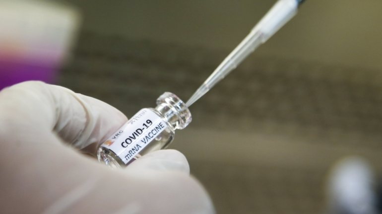 O Brasil será o primeiro país a iniciar testes em humanos fora do Reino Unido para testar a imunização contra o Sars-Cov-2
