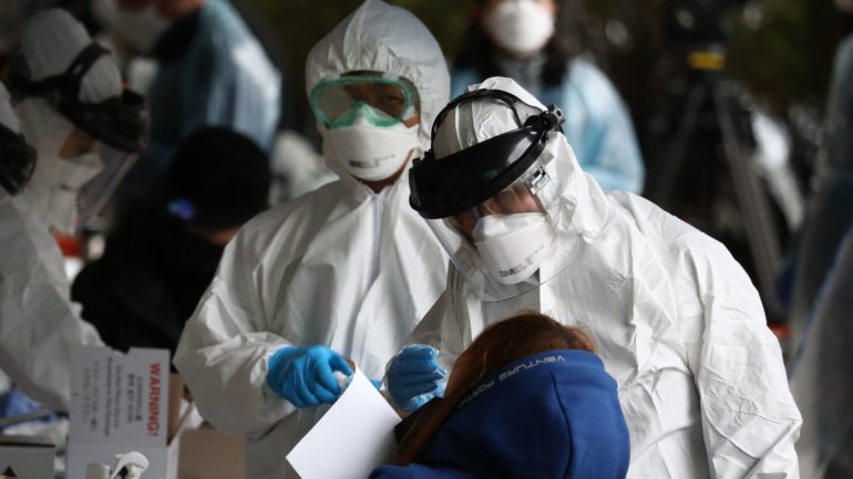 A pandemia de Covid-19 já provocou mais de 472 mil mortos