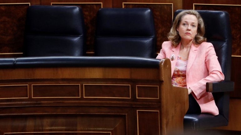 A vice-presidente económica do governo espanhol, Nadia Calvino, será candidata à presidência do Eurogrupo.