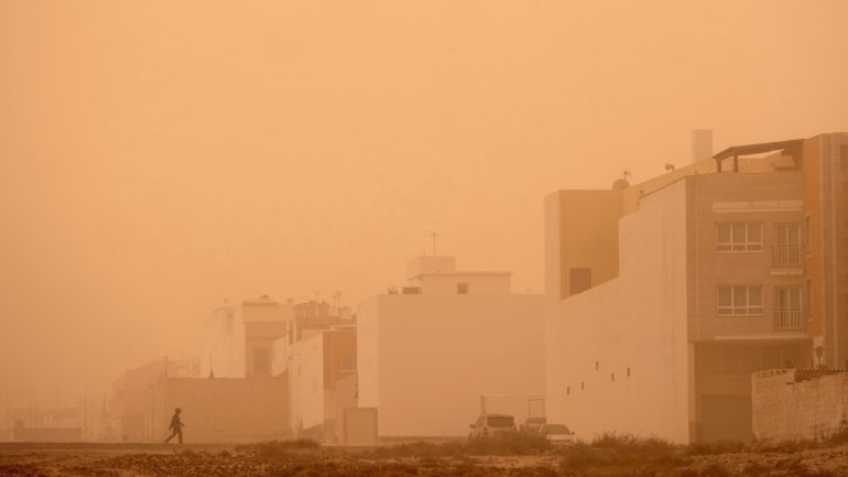 As partículas provenientes da nuvem de poeiras do Saara poderão ter efeitos nocivos na saúde humana