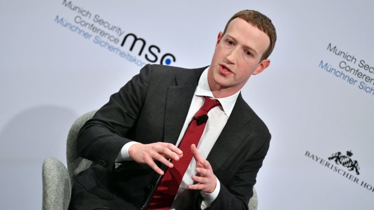 O líder do Facebook, Mark Zuckerberg, anunciou as mudanças num vídeo surpresa esta sexta-feira