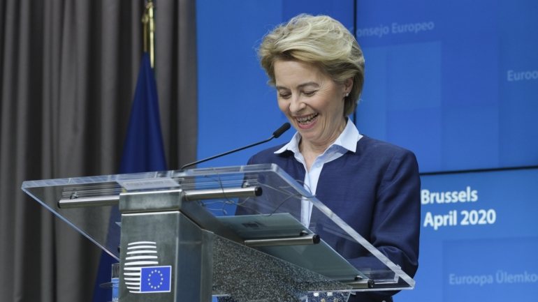 A presidente da Comissão Europeia, Ursula von der Leyen, quer uma resposta concertada para a reabertura das fronteiras externas