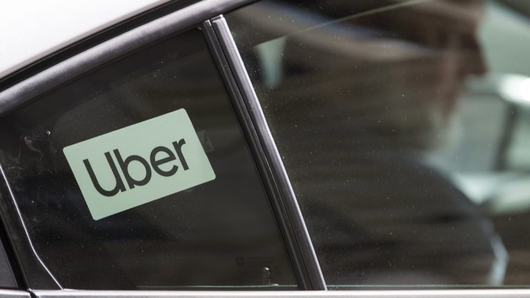 A opção Uber Green, que permite ao utilizador escolher um veículo elétrico através da app da Uber, foi lançada em Portugal em 2016
