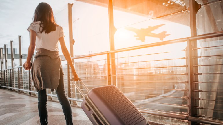 A LUGGit é uma startup que desenvolveu uma app que permite a quem viaja requisitar alguém para recolher a bagagem, guardá-la e entregá-la no sítio e hora definido