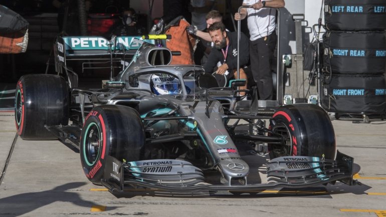 Apesar dos problemas no final da corrida, o piloto da Mercedes Valtteri Bottas conquistou a vitória no Grande Prémio da Áustria