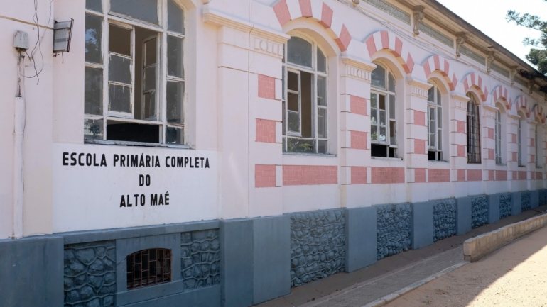 As escolas moçambicanas, que estão encerradas desde 1 de abril no âmbito do estado de emergência, vão reabrir a partir de 27 de julho