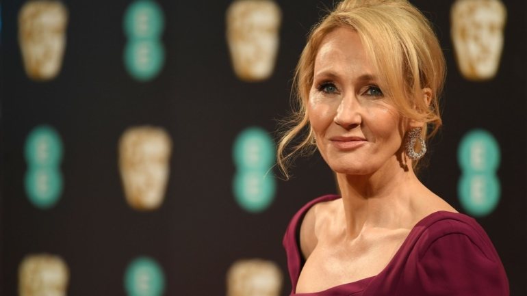 A escritora JK Rowling é uma das subscritoras de uma carta aberta que pede mais tolerância na divergência