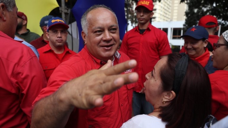 Diosdado Cabello anunciou na sua conta de Twitter que testou positivo à Covid-19