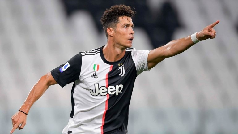 Ronaldo voltou a salvar a Juventus de nova derrota depois do desaire em Milão com dois penáltis na segunda parte
