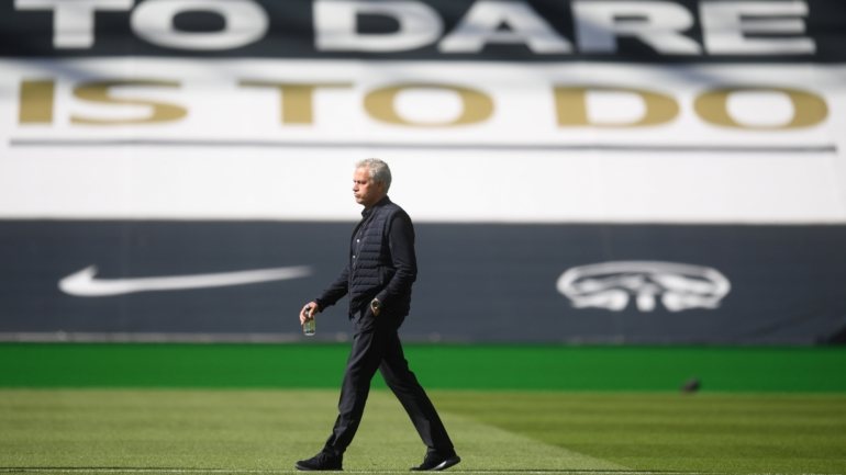 José Mourinho somou o décimo jogo em casa sem perder em dérbis de Londres frente ao Arsenal, entre Chelsea e Tottenham