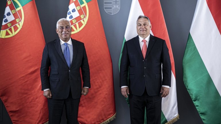 Na terça-feira, Costa reuniu-se com Orbán para preparar Conselho Europeu. O seu homólogo Viktor Orbán ameaça travar acordo por causa de condição do Estado de Direito.