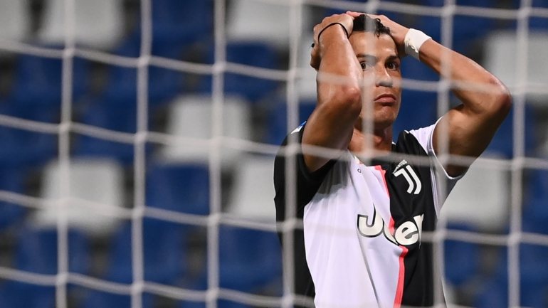 Ronaldo teve duas boas oportunidades para marcar ao Sassuolo num jogo de loucos que terminou com um empate a três