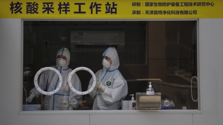 A China registou 83.682 infetados e 4.634 mortos devido à Covid-19