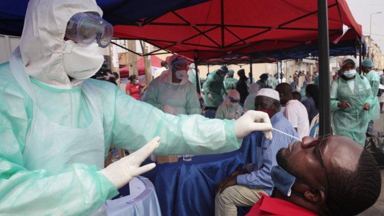 Angola anunciou esta segunda-feira 18 novos casos de Covid-19 em Luanda, elevando o número de infeções para 705