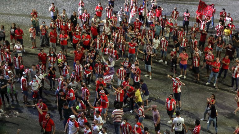 Adeptos do Desp. Aves fizeram questão de apoiar equipa do início ao fim do jogo mesmo perante a goleada frente ao Benfica