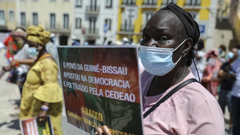 A Guiné-Bissau está a viver um período de especial tensão política desde o início do ano, depois de a Comissão Nacional de Eleições ter declarado Umaro Sissoco Embaló vencedor da segunda volta das eleições presidenciais