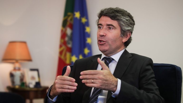 Em relação à proposta para a criação do fundo de tesouraria, José Luís Carneiro disse que o PS se compromete em transmiti-la ao ministro de Estado e da Economia, Pedro Siza Vieira