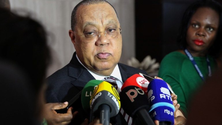 Entrega dos media surge no âmbito da ação da PGR angolana contra a corrupção