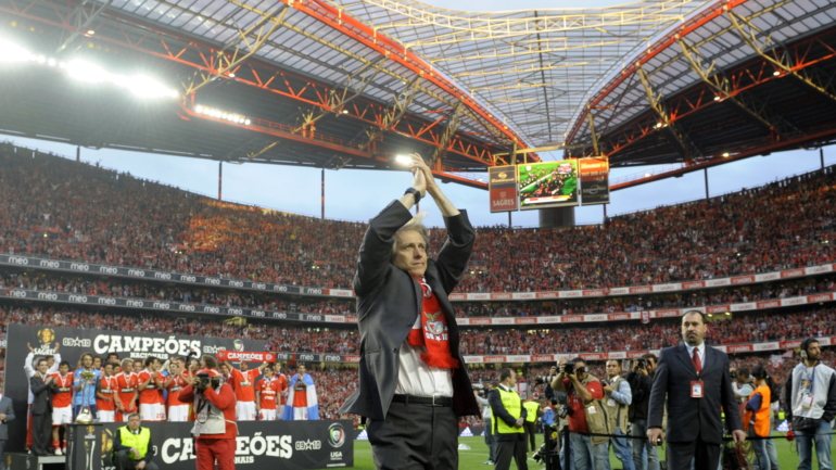 Jorge Jesus foi campeão no primeiro ano de Benfica, somando depois um total de dez títulos ao longo de seis temporadas