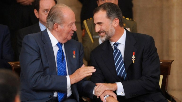 Juan Carlos foi rei de Espanha entre 1975 e 2014, tendo guiado o país durante a transição para a democracia