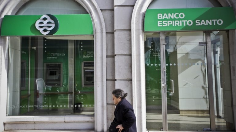 O BES acabou em agosto de 2014, deixando milhares de pessoas lesadas devido a investimentos feitos no banco ou em empresas do Grupo Espírito Santo