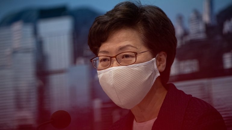 Os autores do relatório disseram que tiraram as conclusões depois de receberem mais de 1.000 testemunhos escritos e ouvirem muitos relatos de testemunhas em primeira mão, tendo pedido ao Reino Unido para impor urgentemente sanções à líder de Hong Kong, Carrie Lam, e ao comissário da polícia da cidade