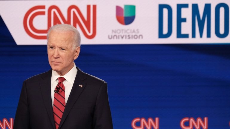 Assim, Joe Biden fará o seu discurso de aceitação da nomeação a partir de sua casa, no estado de Delaware, num gesto inédito que torna a convenção meramente virtual, com os principais discursos a serem transmitidos 'online' durante as noites do evento