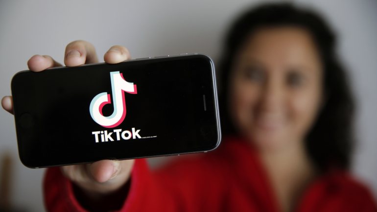 O TikTok é uma rede social de partilha de vídeos que duram 15 segundos