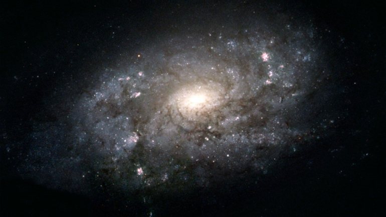 Apesar das semelhanças com as galáxias espirais como a Via Láctea, a SPT0418-47 evoluirá muito provavelmente para uma galáxia elíptica