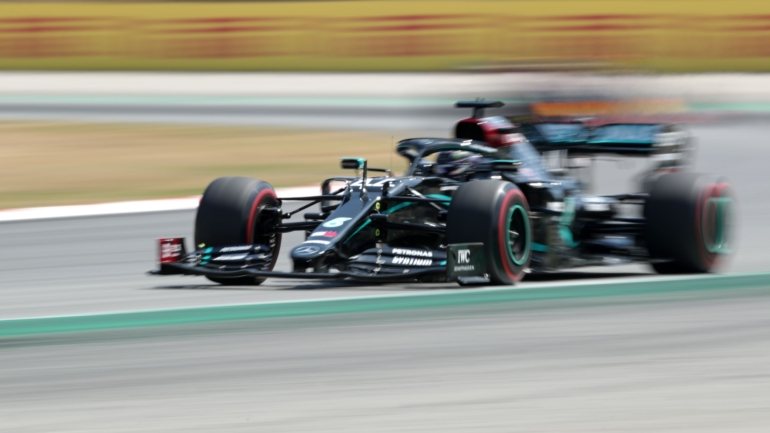 Lewis Hamilton teve a corrida mais conseguida da temporada, dominando do início ao fim uma prova onde só não fez a volta mais rápida