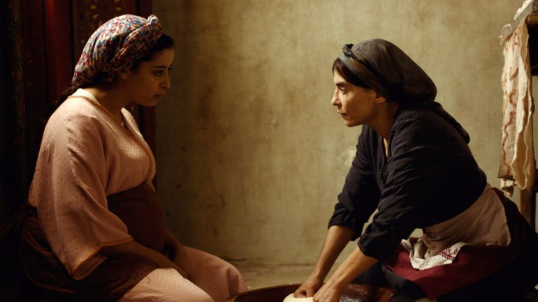 Nisrin Erradi e Lubna Azabal numa cena de &quot;Adam&quot;, a primeira longa-metragem da marroquina Maryam Touzani