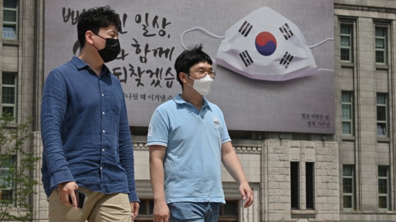 Até ao momento já se registaram 16.346 casos de Covid-19 na Coreia do Sul