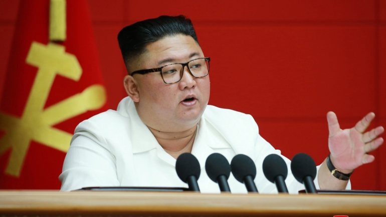 As relações entre Washington e Pyongyang estagnaram desde o fracasso, em fevereiro de 2019, da segunda cimeira entre Kim e o Presidente dos Estados Unidos, Donald Trump.