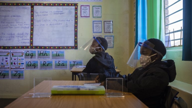 Na África subsaariana, apenas um quarto das escolas tem serviços básicos de higiene