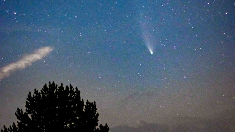 O cometa fez a sua maior aproximação ao Sol a 3 de julho e só voltará a ser visto perto dele dentro de 7.000 anos