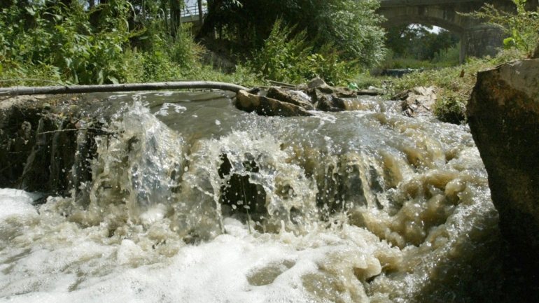 A Comissão de Ambiente e Defesa da Ribeira dos Milagres, Leiria, alertou no sábado para uma nova descarga de efluentes suinícolas neste curso de água, tendo efetuado a denúncia à GNR.