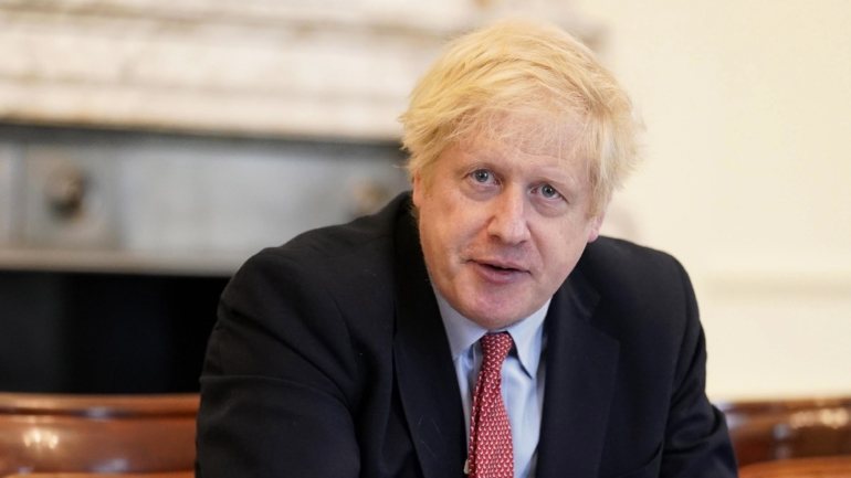 Boris Johnson foi infetado com o novo coronavírus em março, tendo sido internado na unidade de cuidados intensivos do Hospital St. Thomas no mês seguinte