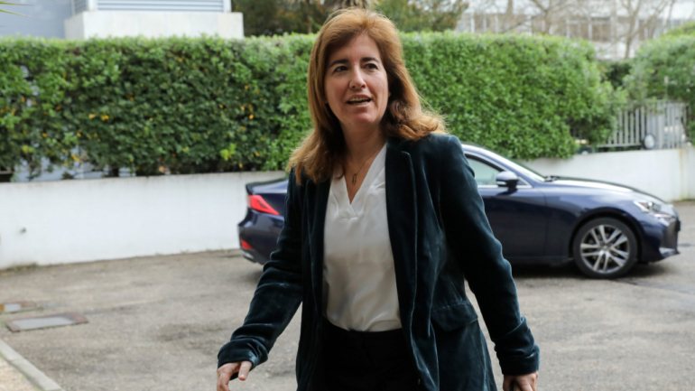 O gabinete da ministra do Trabalho, Ana Mendes Godinho, reconheceu atrasos na nova prestação social