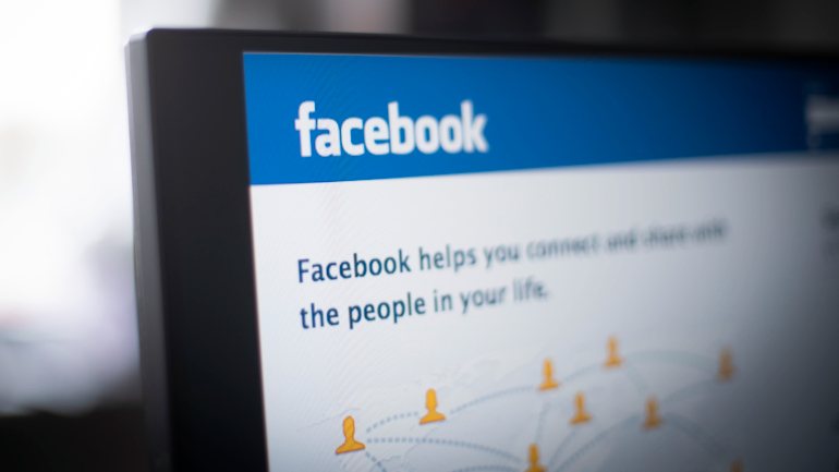 Austrália quer que Facebook e Google paguem notícias aos meios de comunicação social pelas notícias que publicam