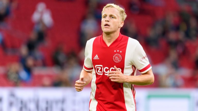 O médio de 23 anos sai pela primeira vez do Ajax, depois de ter completado toda a formação no clube de Amesterdão