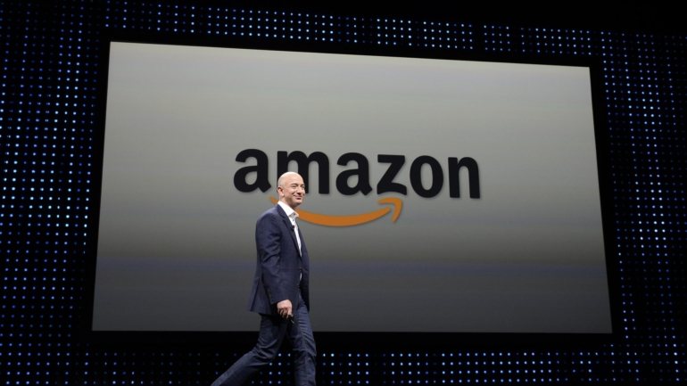 Jeff Bezos, fundador da Amazon, teve um aumento de fortuna este ano equivalente ao valor do PIB português.