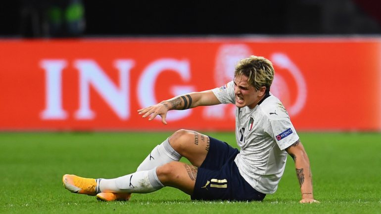 O médio de 21 anos lesionou-se durante o jogo entre a Itália e a Holanda, a contar para a Liga das Nações