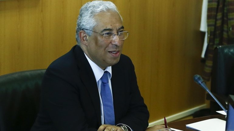 O primeiro-ministro, António Costa, vai receber os partidos em São Bento