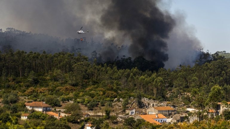 O alerta para o incêndio na freguesia de Matas e Cercal, foi dado às 12h30