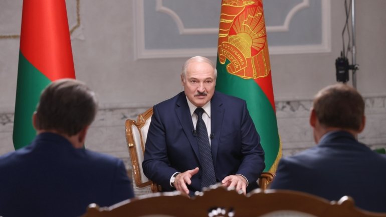 Figuras da oposição bielorrussa, a maioria das quais presa ou exilada nas últimas semanas, insistiram que o seu movimento era dirigido contra Lukashenko e não contra a Rússia nem a favor do Ocidente