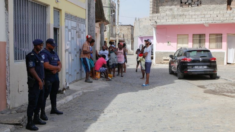 O governo de Cabo-Verde prevê uma recessão económica que poderá oscilar entre os 6,8% e os 8,5%
