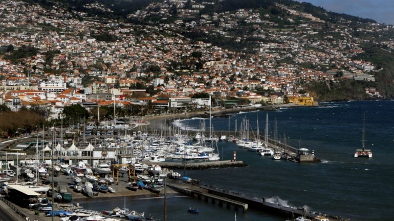 O governante madeirense falava este sábado durante uma visita a várias obras de beneficiação que foram realizadas no Porto do Funchal, no valor de 5,2 milhões de euros