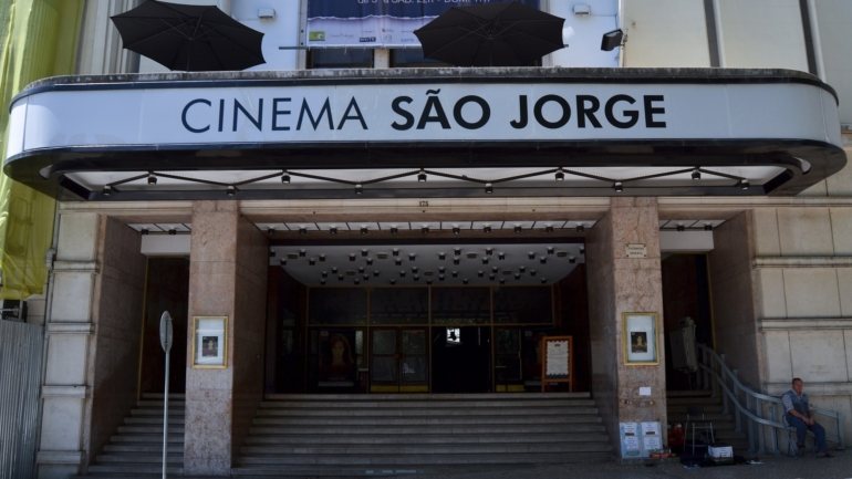 Apesar do &quot;espectro de medidas reforçadas de segurança&quot;, o festival contou com mais de 20 sessões esgotadas no cinema São Jorge
