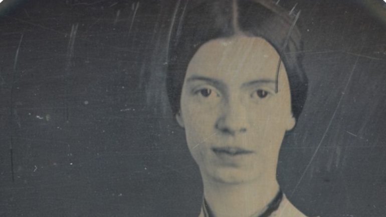 Emily Dickinson, nome maior da poesia mundial, nasceu e morreu em Amherst, no estado americano do Massachusetts