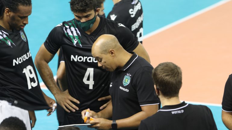 Gersinho, treinador da equipa de voleibol do Sporting, foi o primeiro positivo de uma equipa que agora já tem cinco infetados confirmados